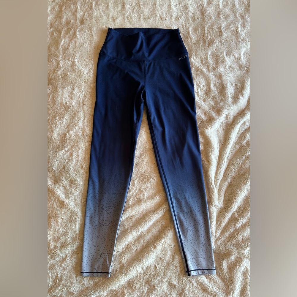 AR-33 Leggings Yoga Pants Medium Blue